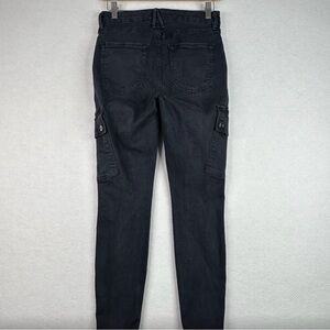 Women’s Good American “Good Legs” cargo jeans. Size 4/27. Black Cargo Slits.